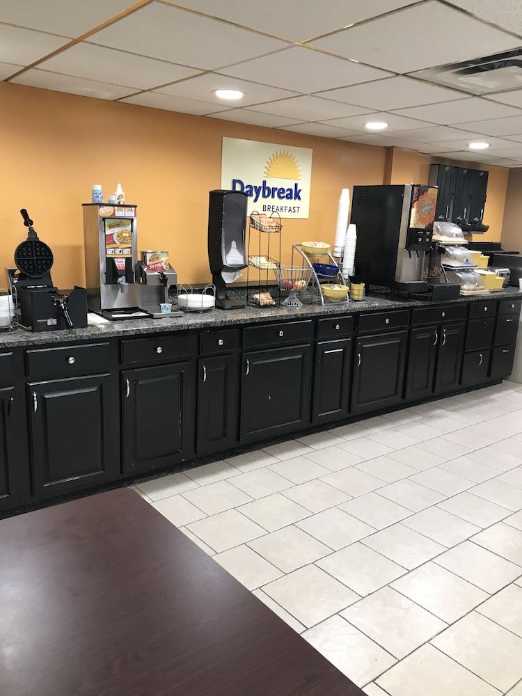 Days Inn By Wyndham Fort Wright Cincinnati Area Extérieur photo