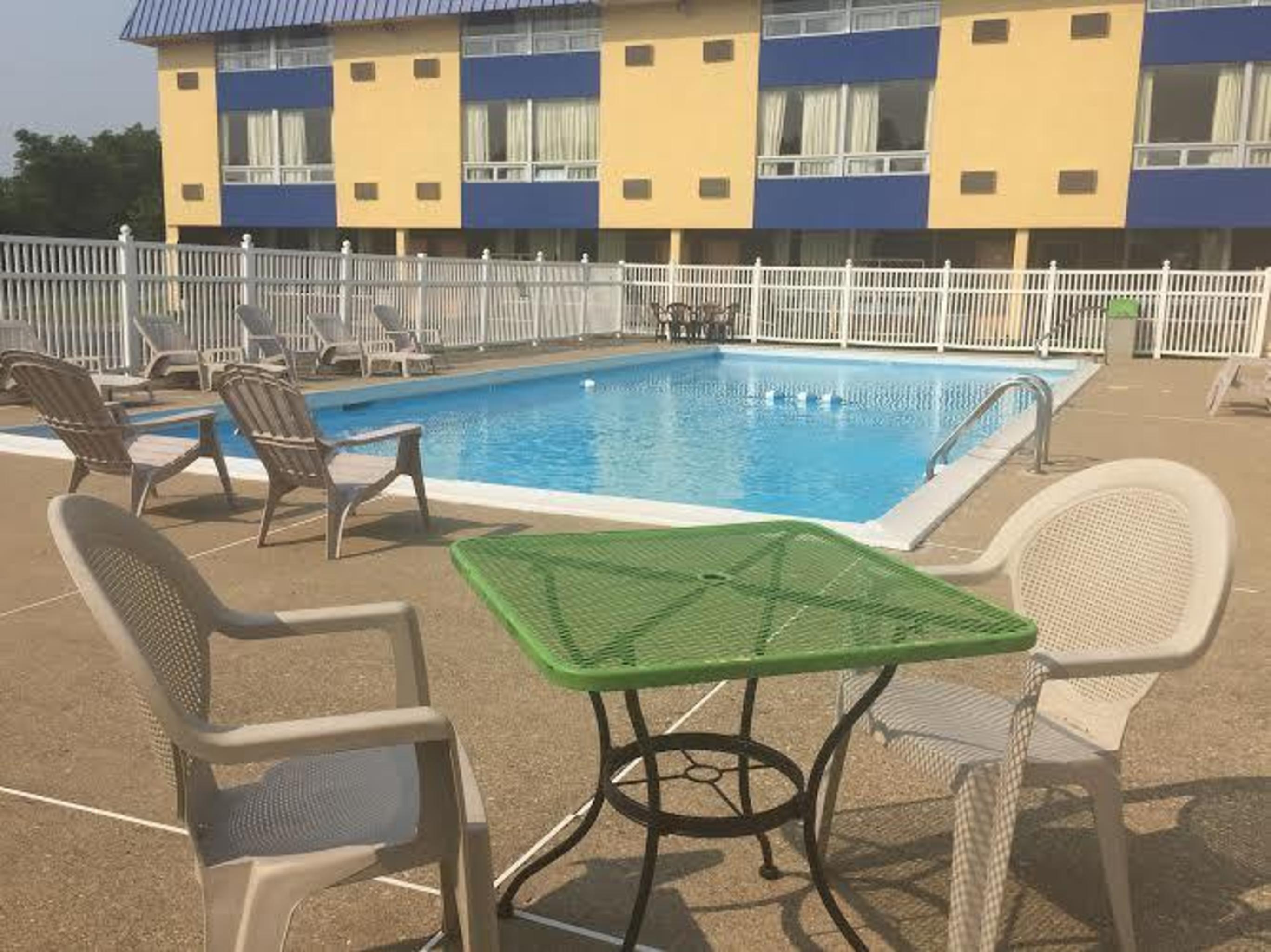 Days Inn By Wyndham Fort Wright Cincinnati Area Extérieur photo