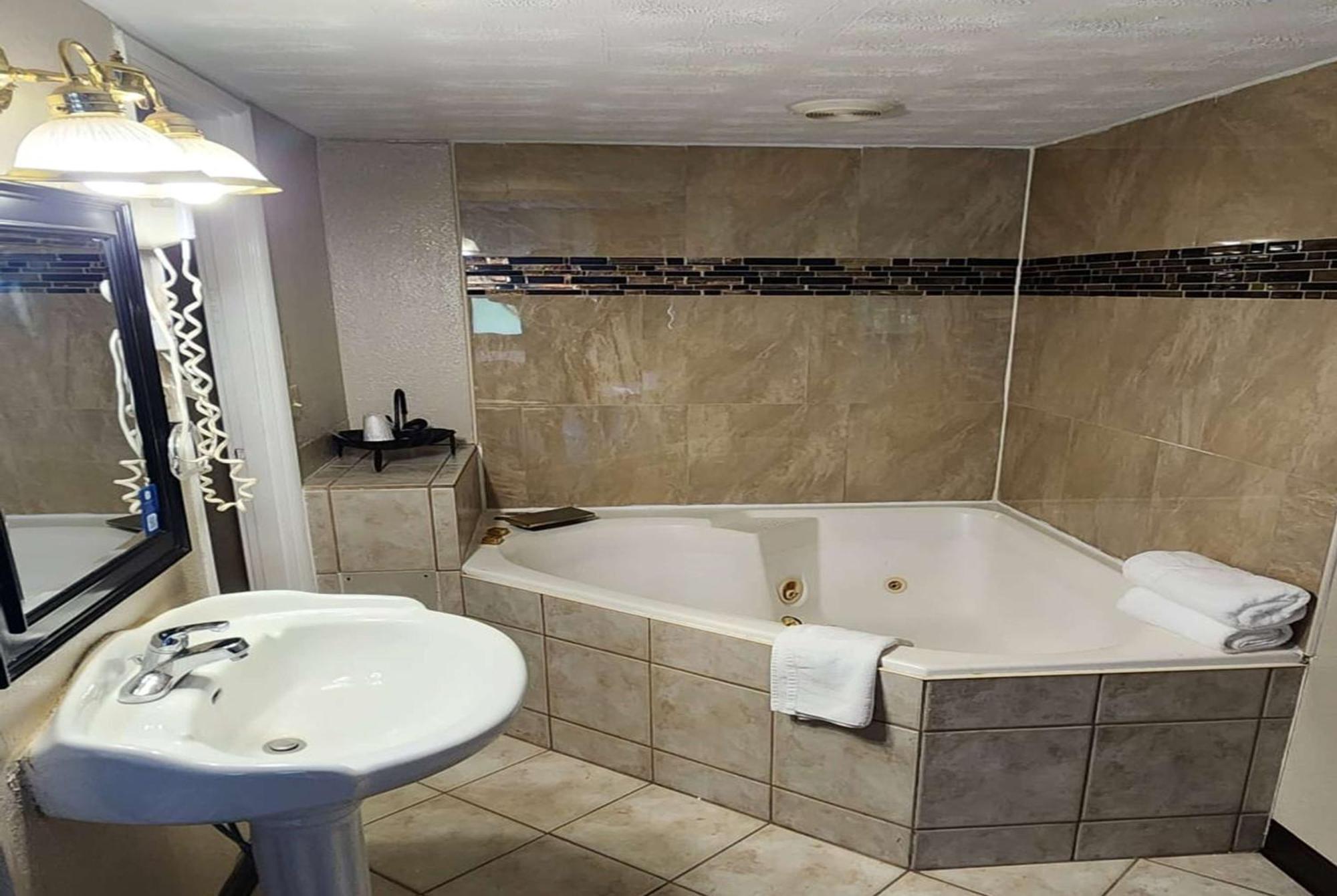 Days Inn By Wyndham Fort Wright Cincinnati Area Extérieur photo